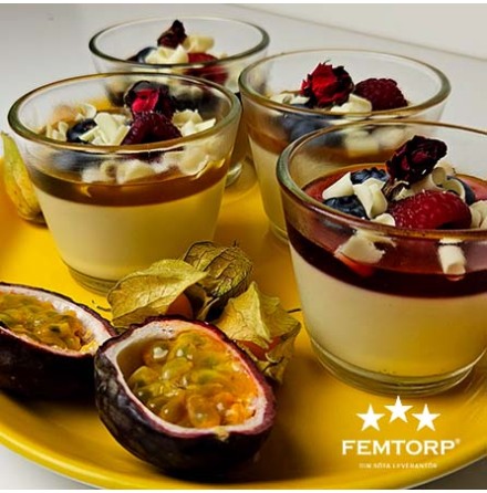 Pannacotta med vit choklad, frska br &amp; dekoration fr ssong 