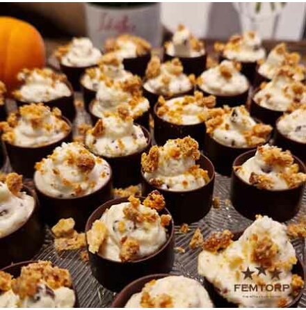 Chokladpetit four med Dulce de Leche, vit chokladmousse &amp; gratinerad choklad